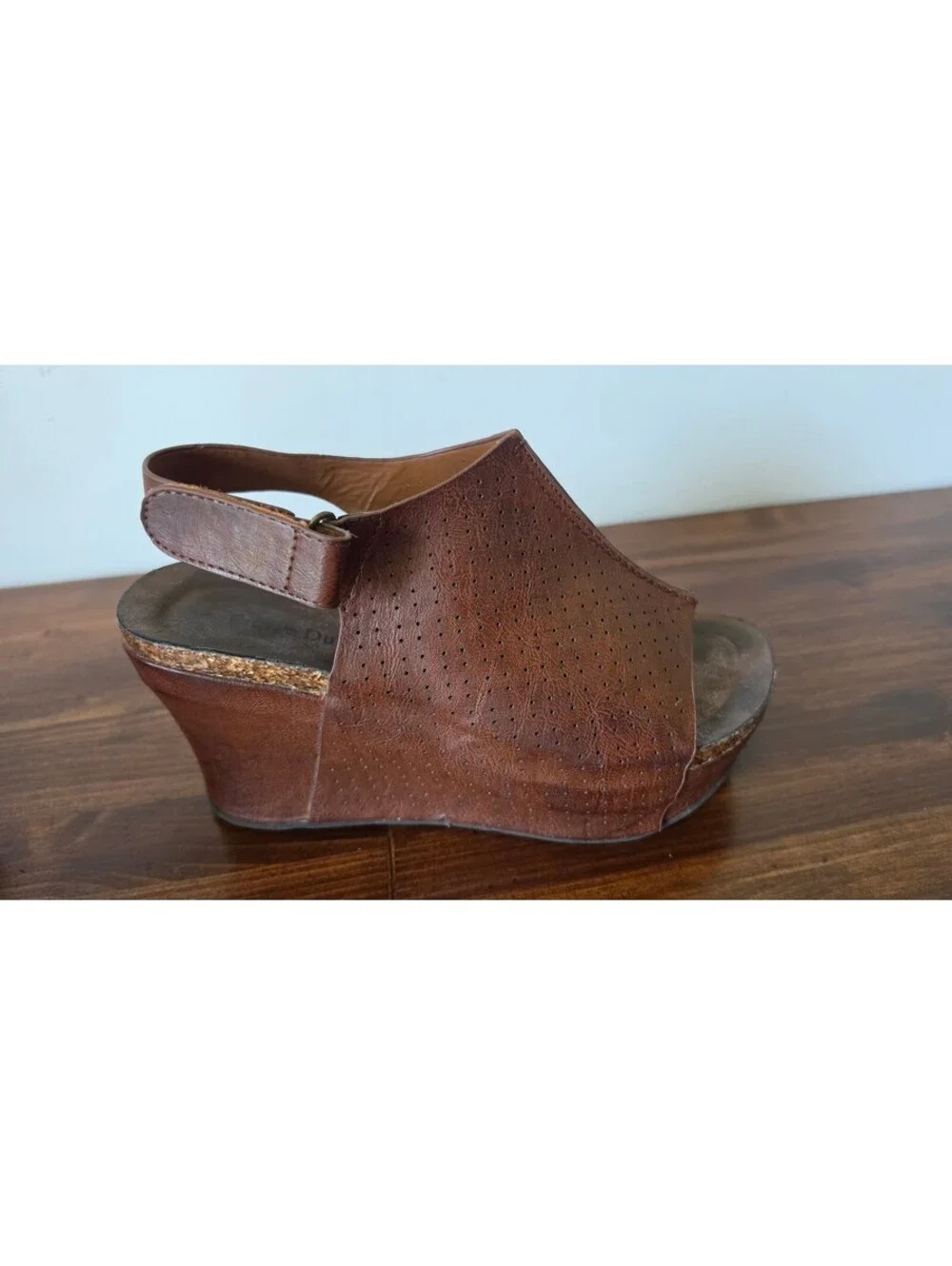 Pierre Dumas Hester Brown Perforated Leather Platform Wedge Sandals Sz 8,  #119